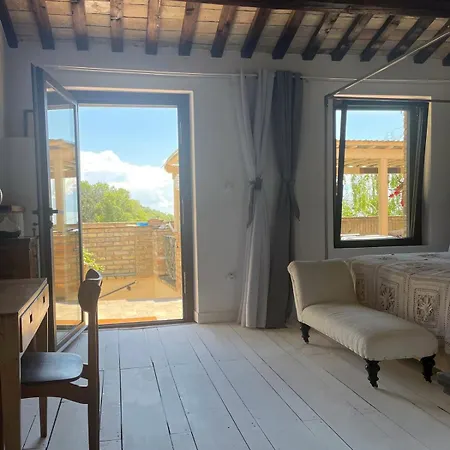 Con Vista Mare E Piscina A Casa Vusciche