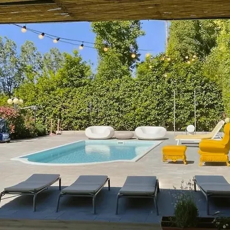 Con Vista Mare E Piscina A Casa Vusciche *